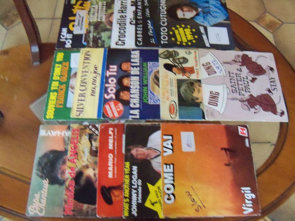 Vinyles 45t Lot 4 CD et vinyles