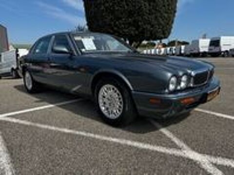 XJ 3.2 V8 PACK 2000 occasion 84290 Sainte-C&eacute;cile-les-Vignes