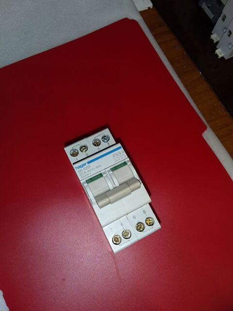 Hager interrupteur 4P 25A neuf SB425F 11 Serres-Castet (64)