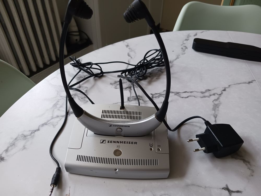 Casque sans fil pour am&eacute;liorer le son de la TV, radio.... Audio et hifi