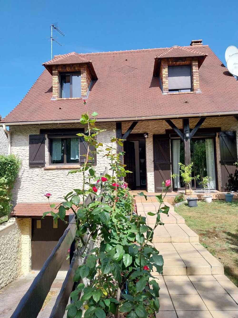 Maison 6 pièces 137 m² · à Sainte-Geneviève-des-Bois · 137 m² · 385 000 €