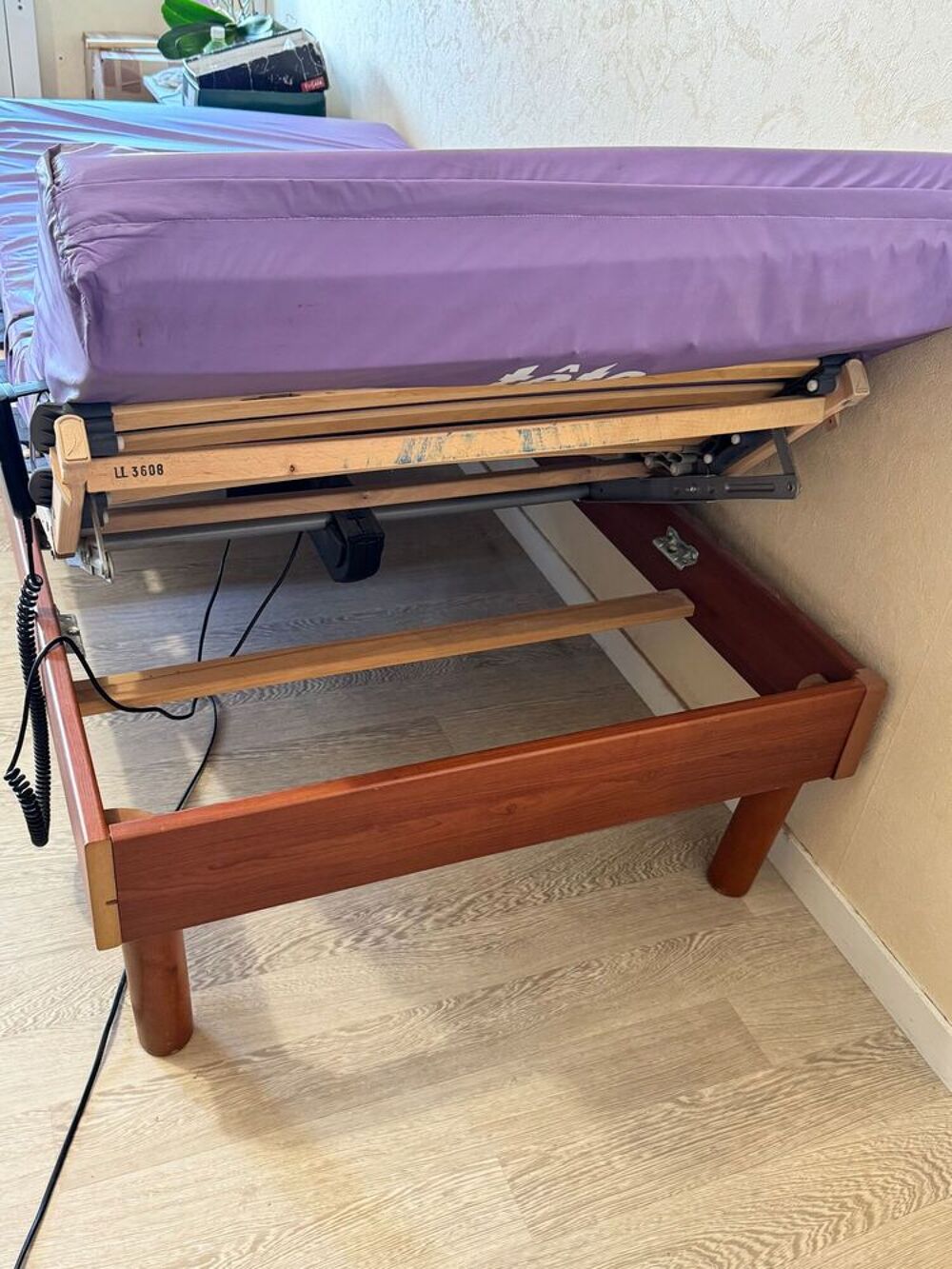 Lit &eacute;lectrique 1 place 150 € Meubles