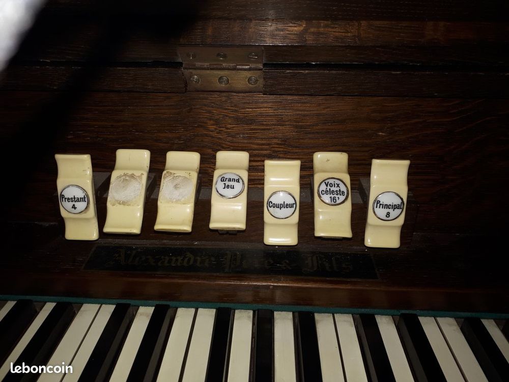Harmonium ancien Alexandre P&egrave;re et Fils ? 7 registres
Instruments de musique