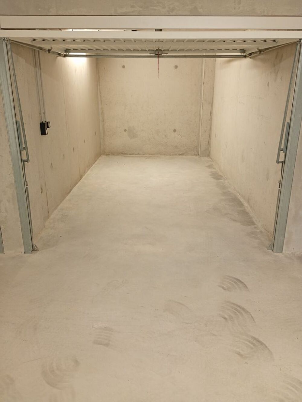 Vente Parking/Garage garage fermé 