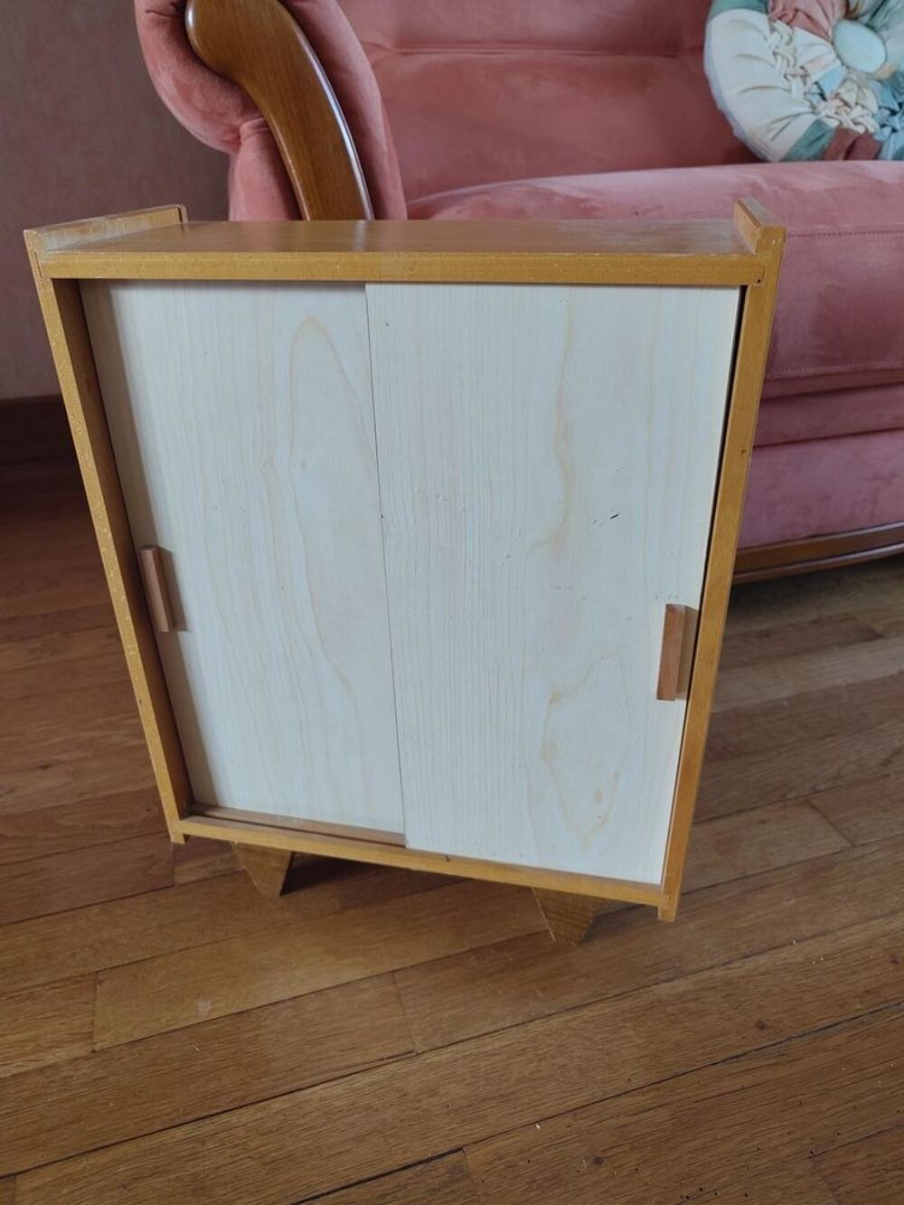 meuble &agrave; poup&eacute;es Décoration