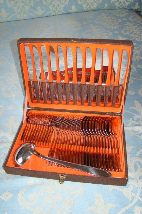 Coffret ménagère 49 pièces Jean Couzon Orfèvre  vintage 1970 150 Gargenville (78)