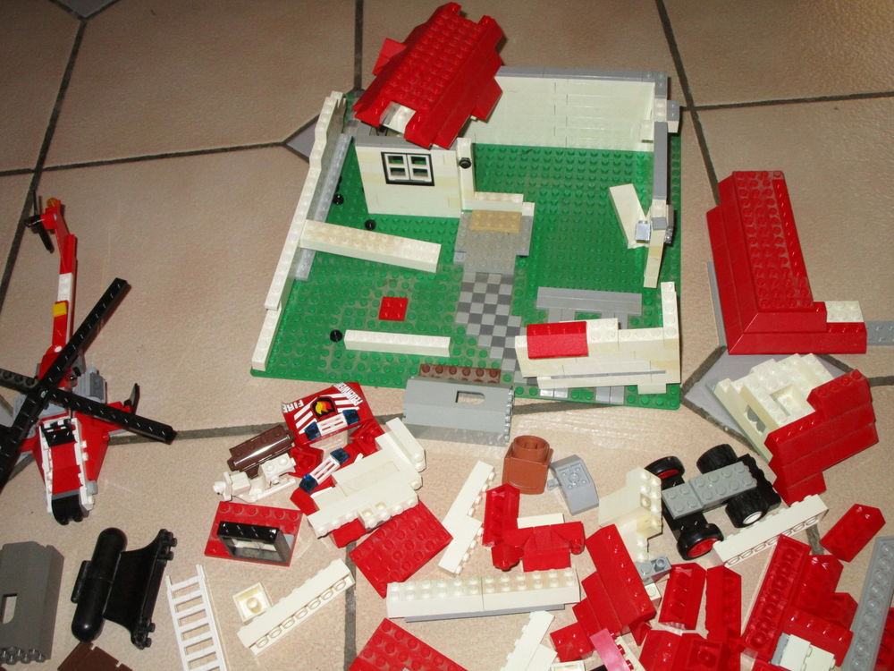 LEGO BRIQUE HELICOPTERE MAISON Jeux / jouets