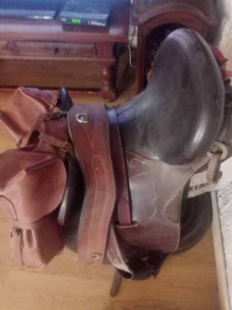 Selle d'�quitation australienne 220 Plou�r-sur-Rance (22)