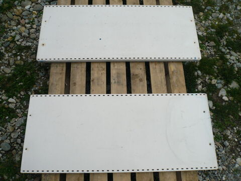 Lot de 2 plateaux �tageres m�talliques 10 Boisset-et-Gaujac (30)