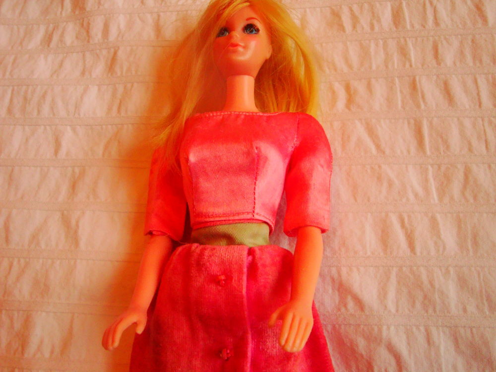 V&ecirc;tement de poup&eacute;e BARBIE mattel ann&eacute;e 1963 Jeux / jouets
