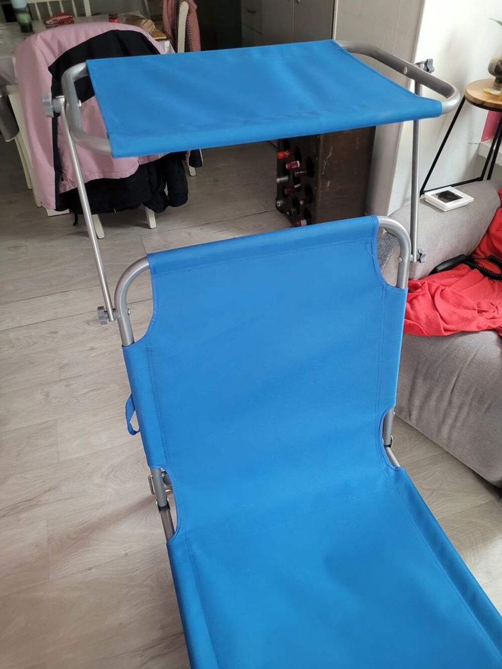 CHAISE LONGUE PLIANTE bleue avec prot&egrave;ge soleil Meubles