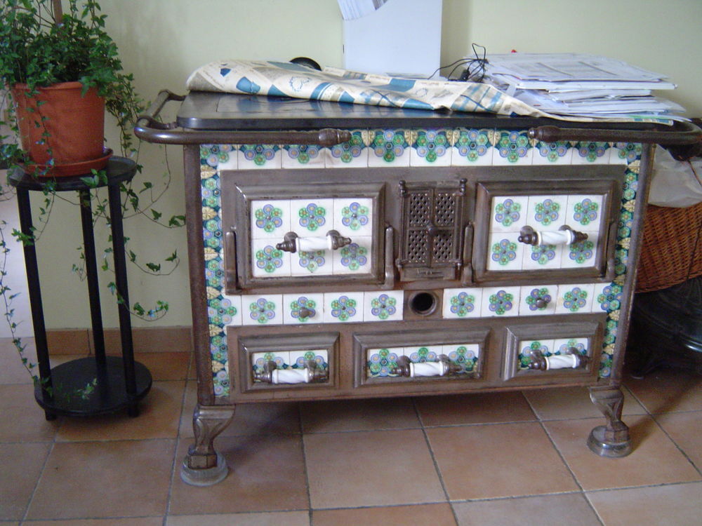 cuisini&egrave;re ancienne Meubles