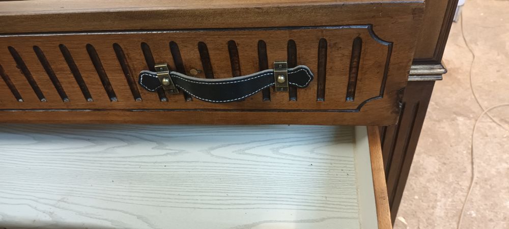 commode ann&eacute;es 40/50 relooker
Meubles