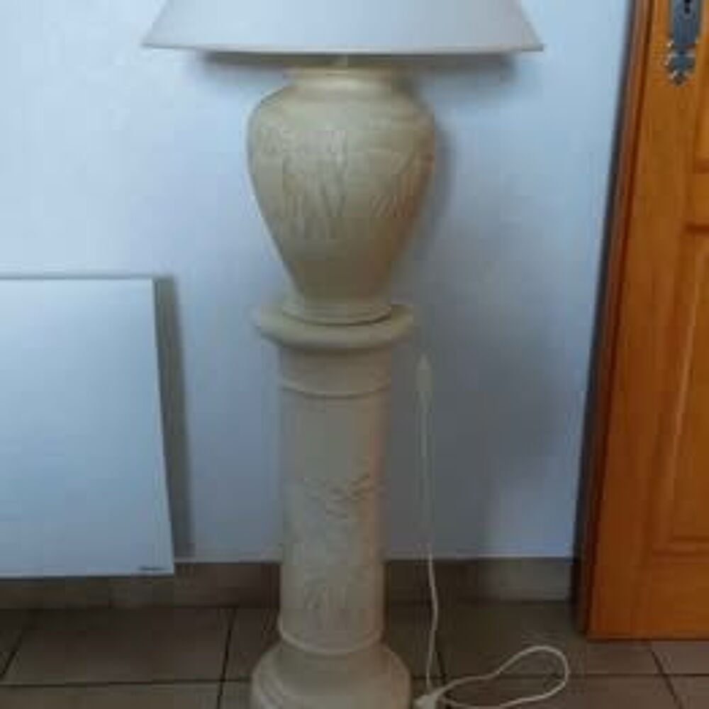 Lampe d&eacute;co sur colonne avec abat jour Décoration