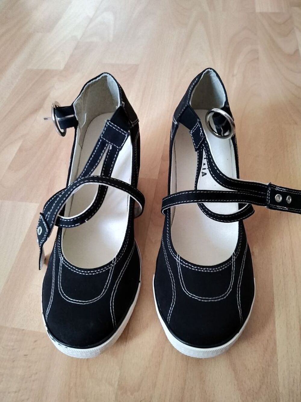 Chaussures compens&eacute;es Chaussures