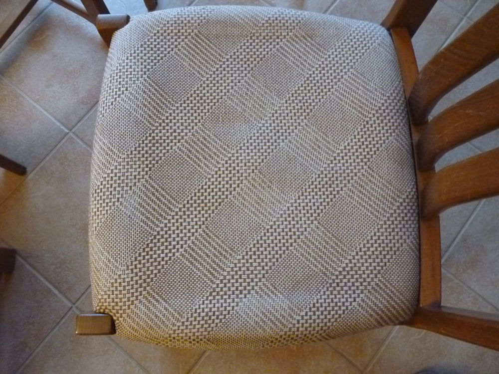 CHAISES Meubles