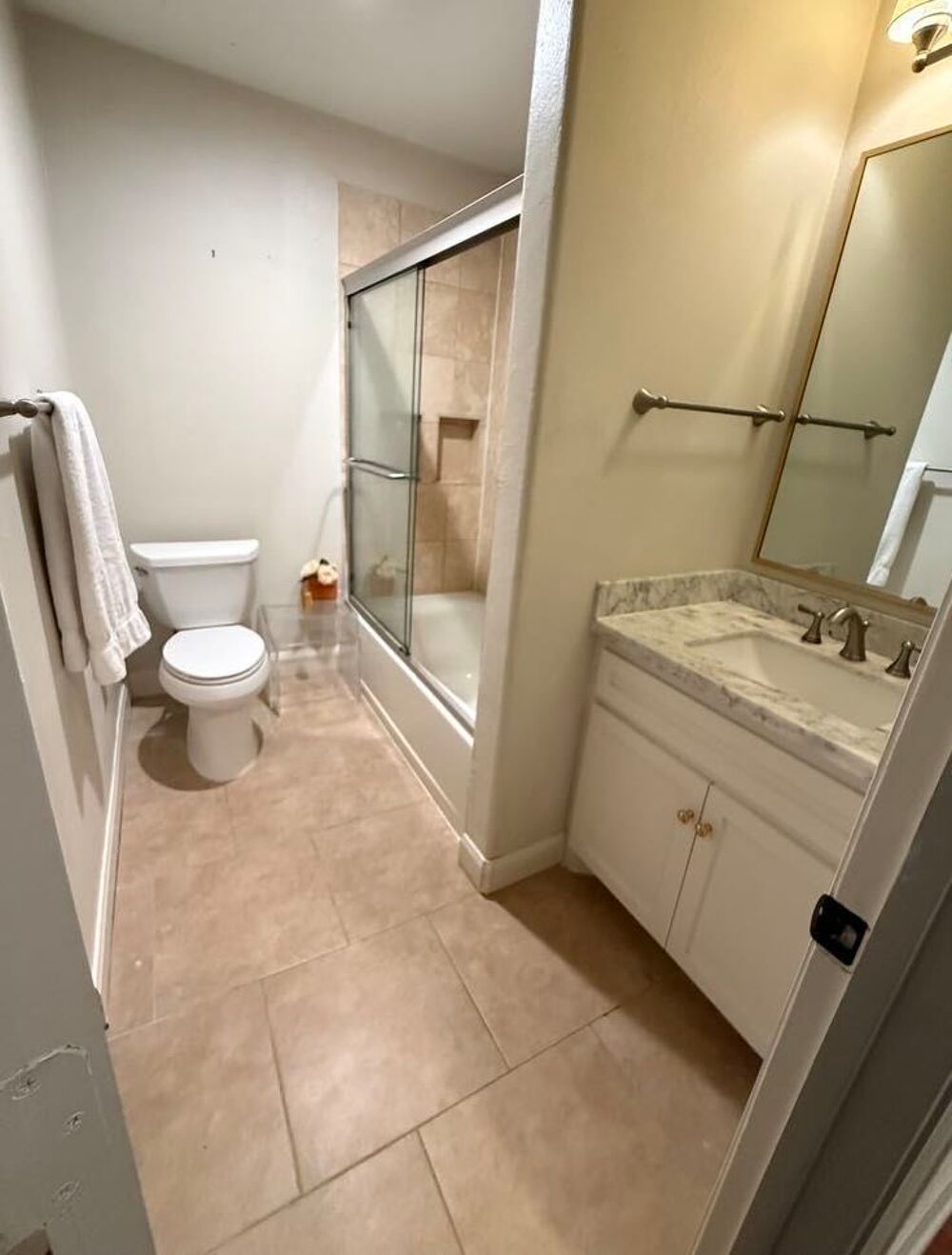 Location Appartement Superbe 2 pièces meublé de 38m² €
