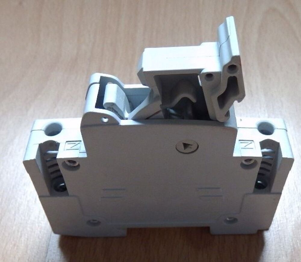 Porte fusible ABB 10 A : Tr&egrave;s bon &eacute;tat Bricolage
