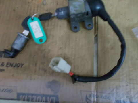 Pi&egrave;ces et &eacute;quipements Moto - Scooter - Quad Pi&egrave;ces et &eacute;quipements Moto - Scooter - Quad  occasion Abilly 37160