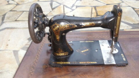 Machine � coudre ancienne 50 Castelnaudary (11)