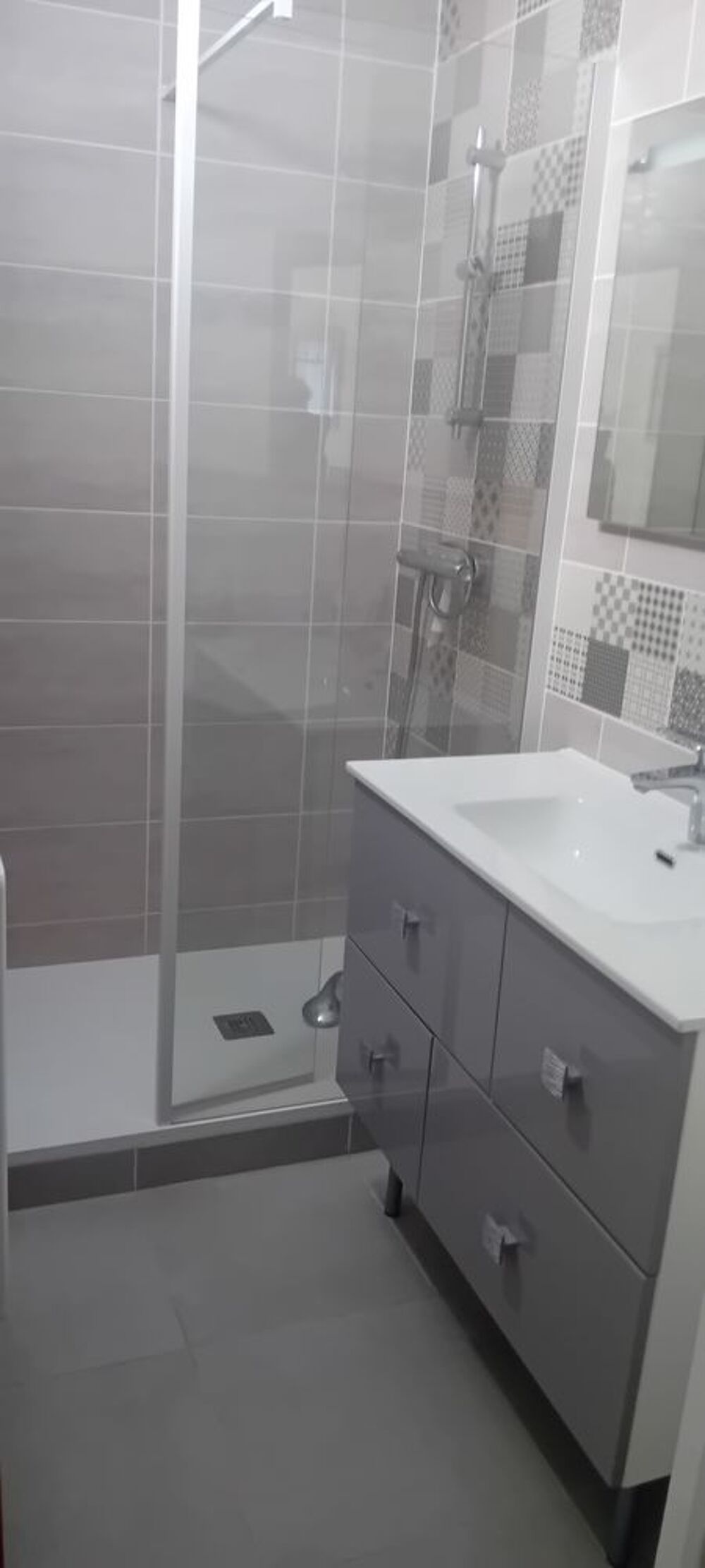 Location Appartement T1bis attenant maison propriétaire. TTC y compris EDF. Nuits-saint-georges
