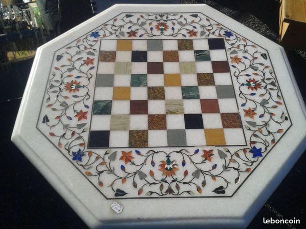 Table &Eacute;chiquier Gu&eacute;ridon Perse en marbre Meubles