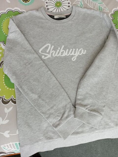 Sweat MANGO, taille M
5 Strasbourg (67)