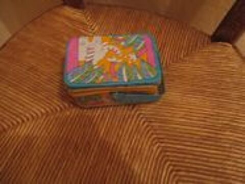 Boite rectangulaire jolie colori et une elephant 0 M�rignies (59)