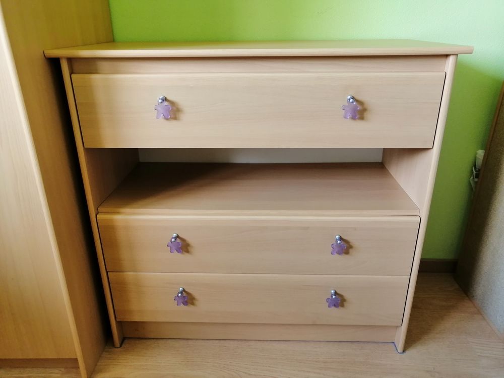 Chambre enfant : commode (avec plan &agrave; langer) et armoire Mobilier enfants