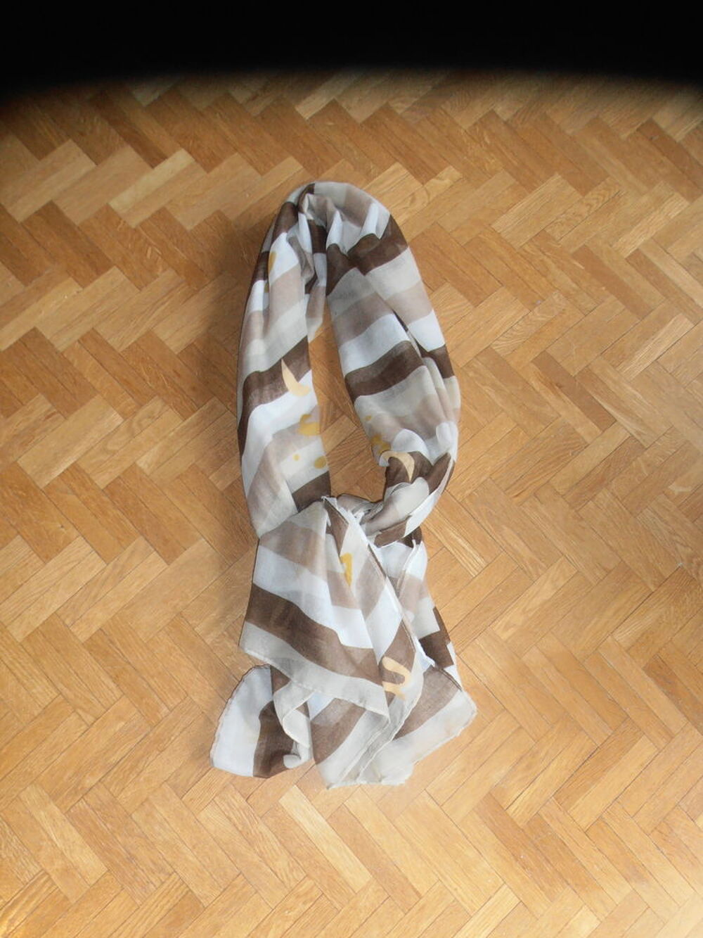 Superbe foulard/par&eacute;o (68) Vtements