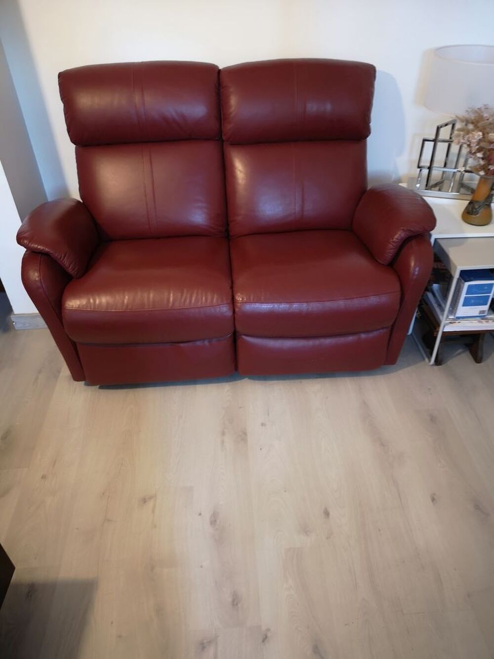 CANAPE RELAXE EN CUIR ROUGE Meubles