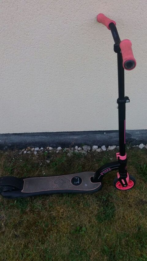 Trottinette electrique pour enfants, pour reparation ou pour 10 Saint-Ay (45)