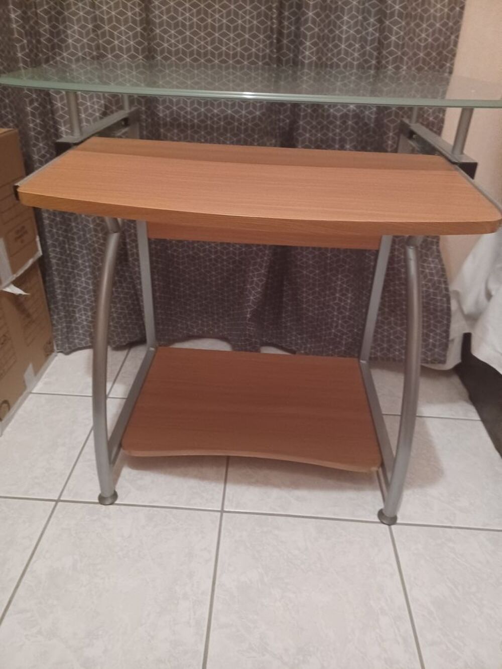 Bureau informatique. Meubles