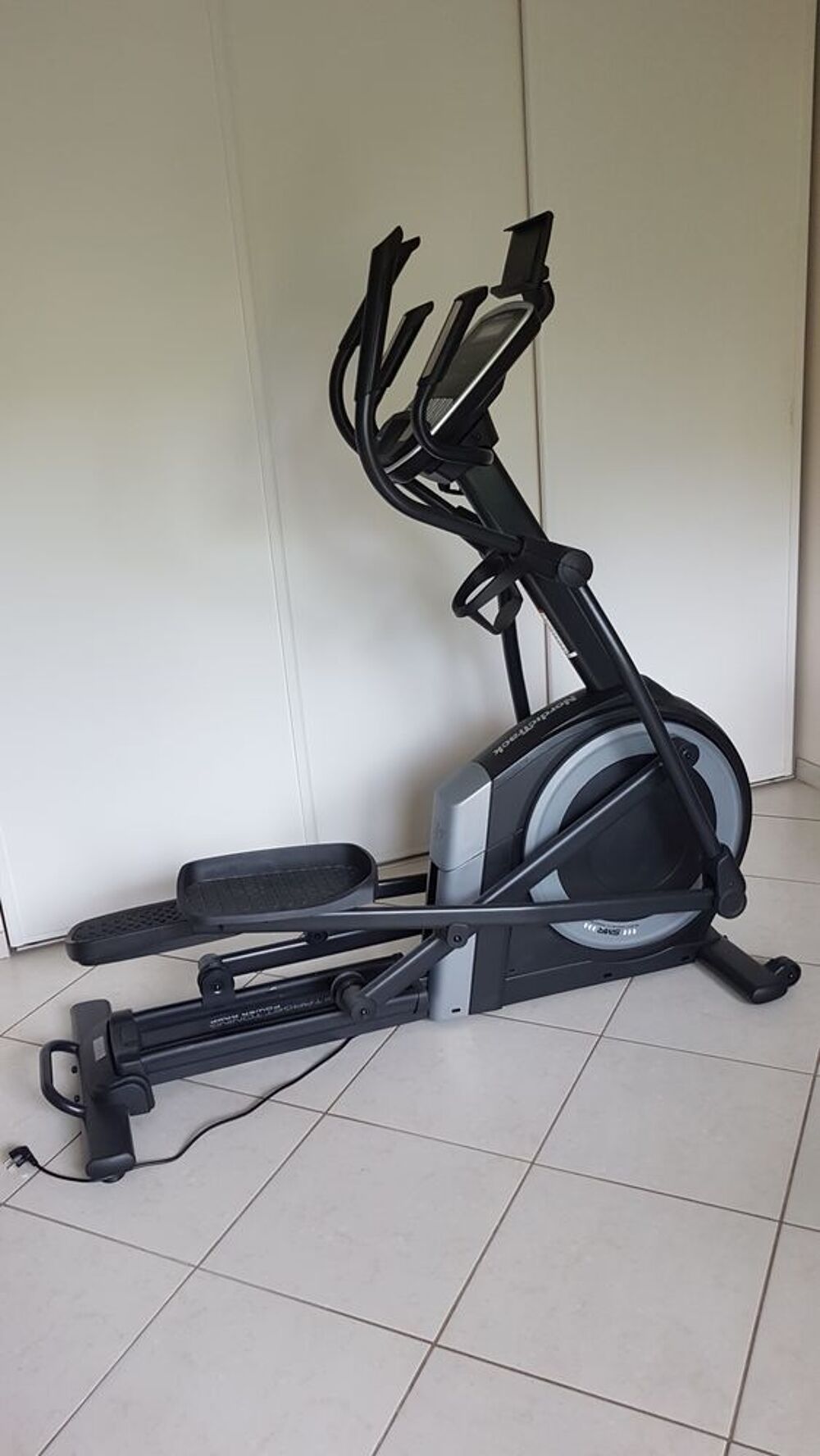 A saisir V&eacute;lo elliptique Nordictrack C7.5 connect&eacute; &eacute;tat neuf Sports