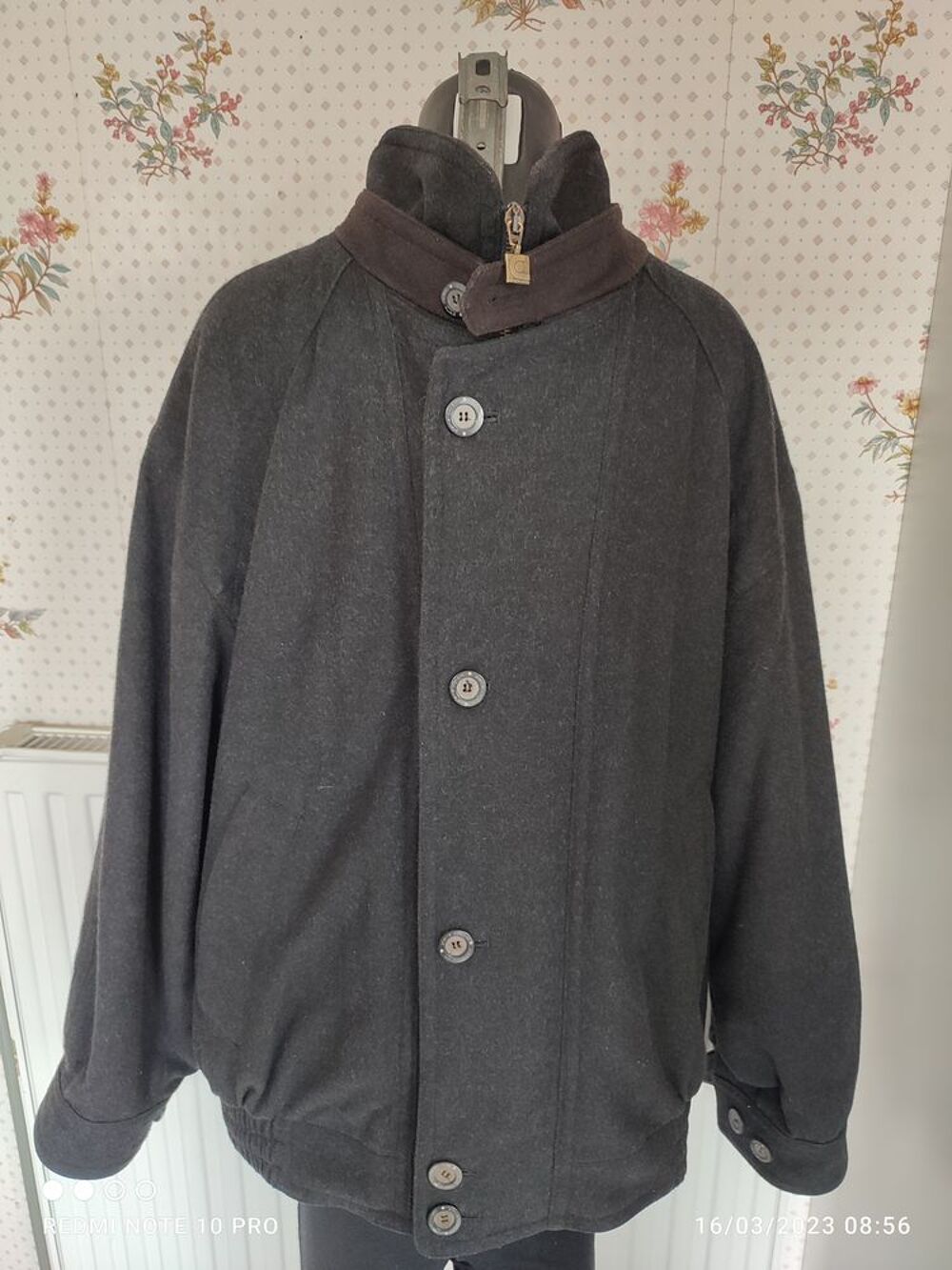 BLOUSON HOMME LACOSTE TAILLE M GRIS NOIR Vtements