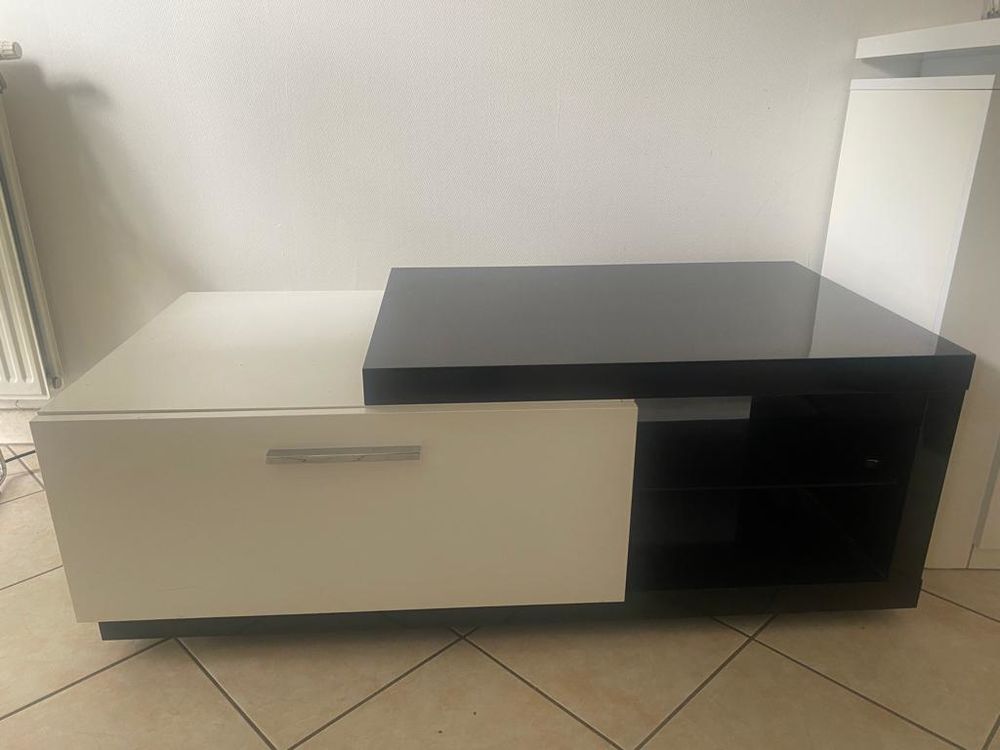 table basse blanche et noire laqu&eacute;e Meubles