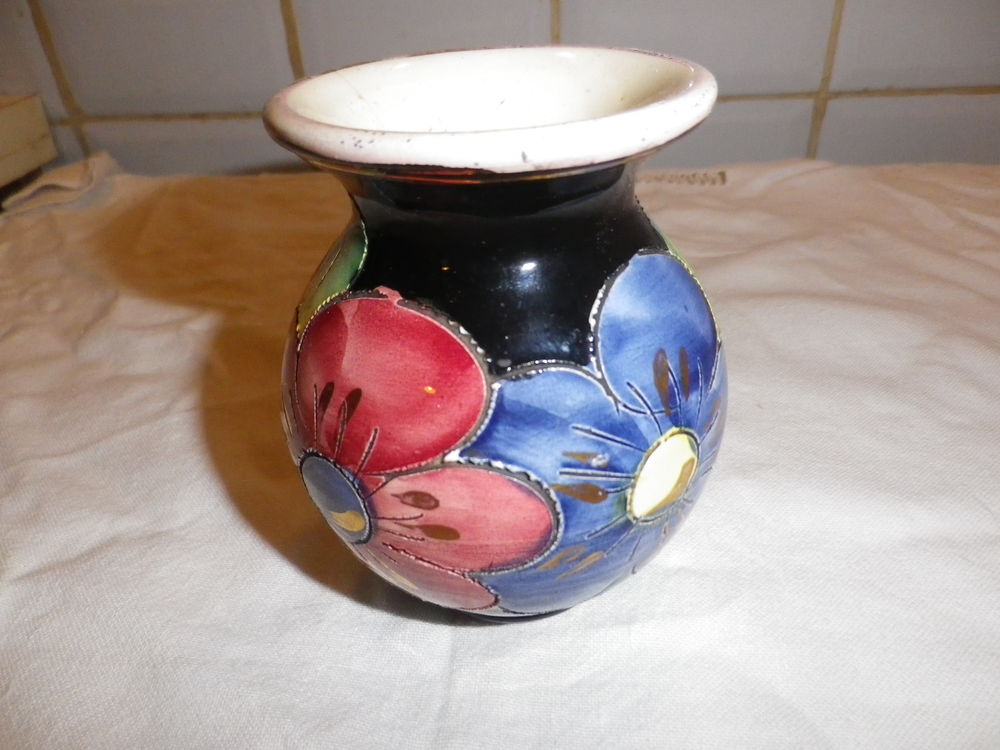 Petit vase &agrave; d&eacute;cor de fleurs Décoration