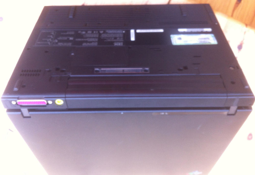 PC Portable retrogaming IBM R51 DVD graveur CD Windows 98 Matériel informatique