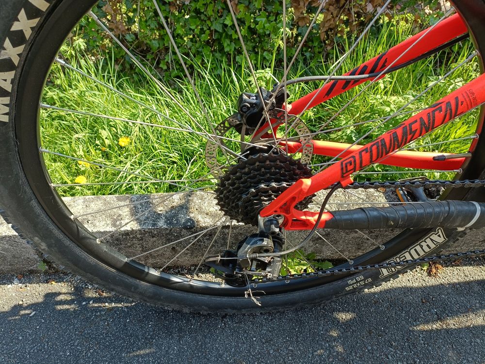 VTT tr&egrave;s bon &eacute;tat Vélos