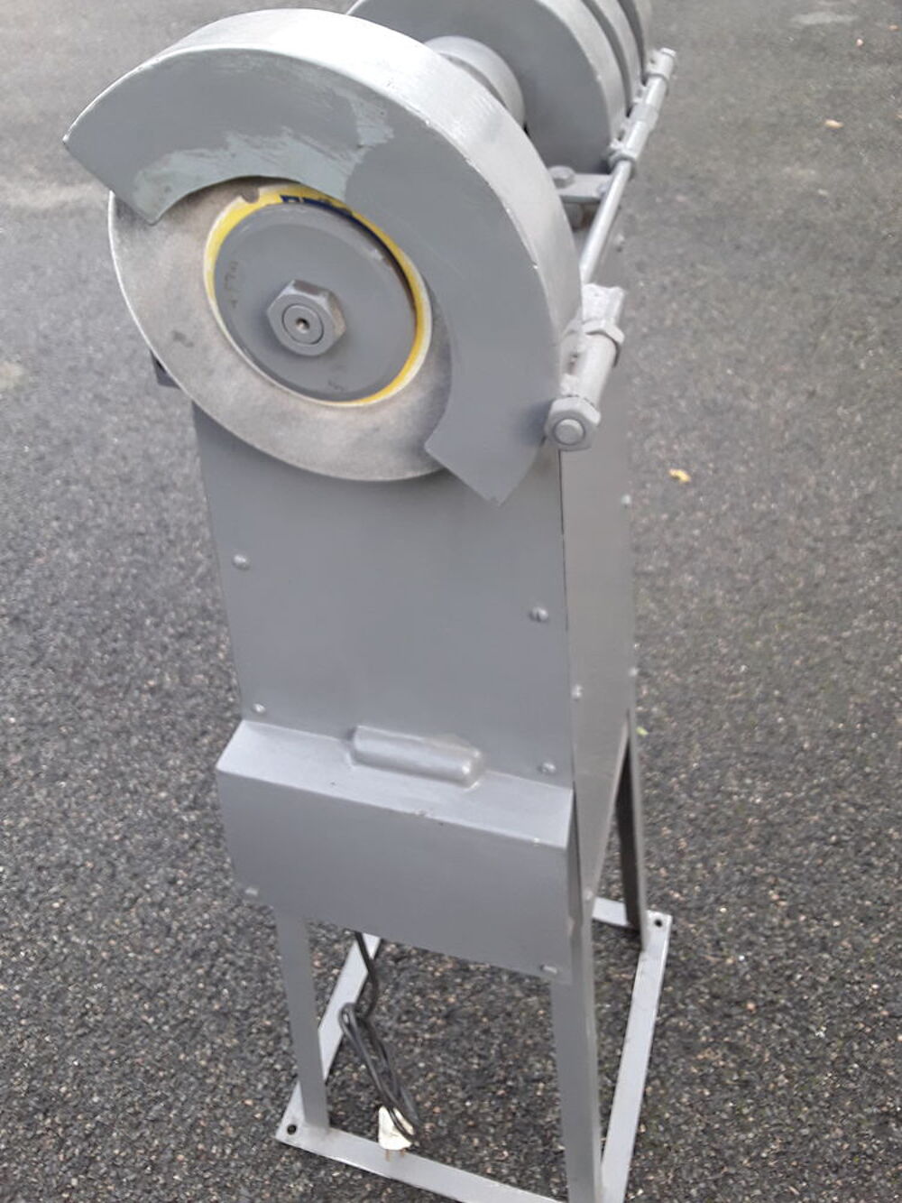 Meuleuse sur pied 220 volts Bricolage