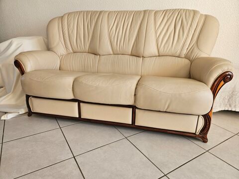 canap� + 2 fauteuils en cuir = dernier prix 
390 Chalon-sur-Sa�ne (71)