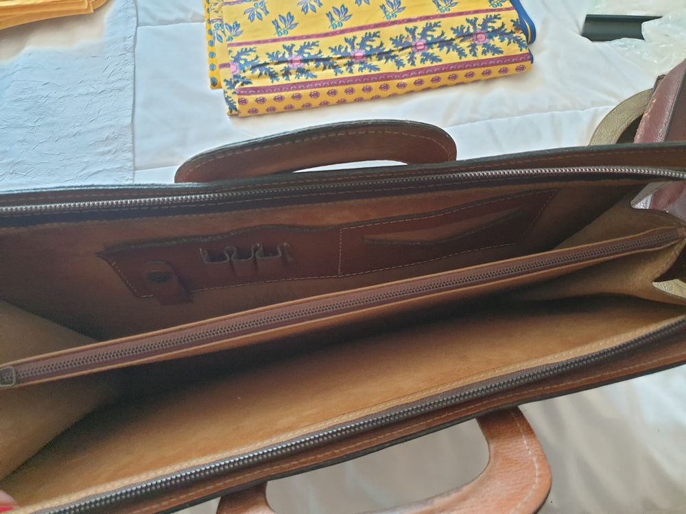 Sacoche porte documents cuir G&eacute;rard Henon Maroquinerie