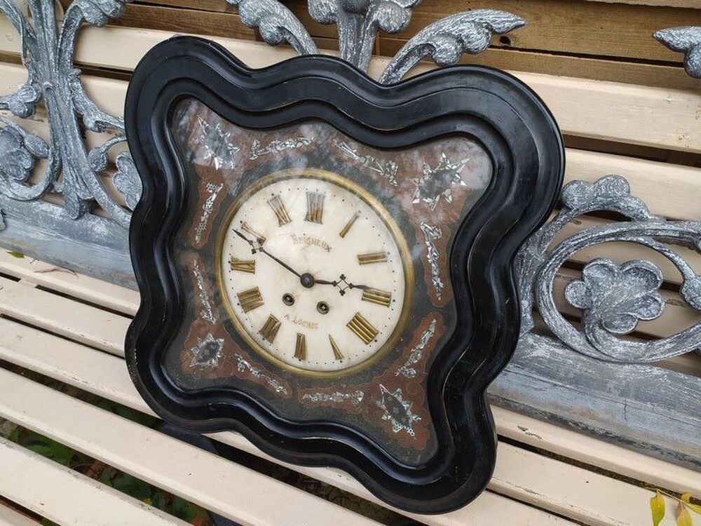 Ancienne Pendule Napol&eacute;on III Marqueterie de Nacre Loches
