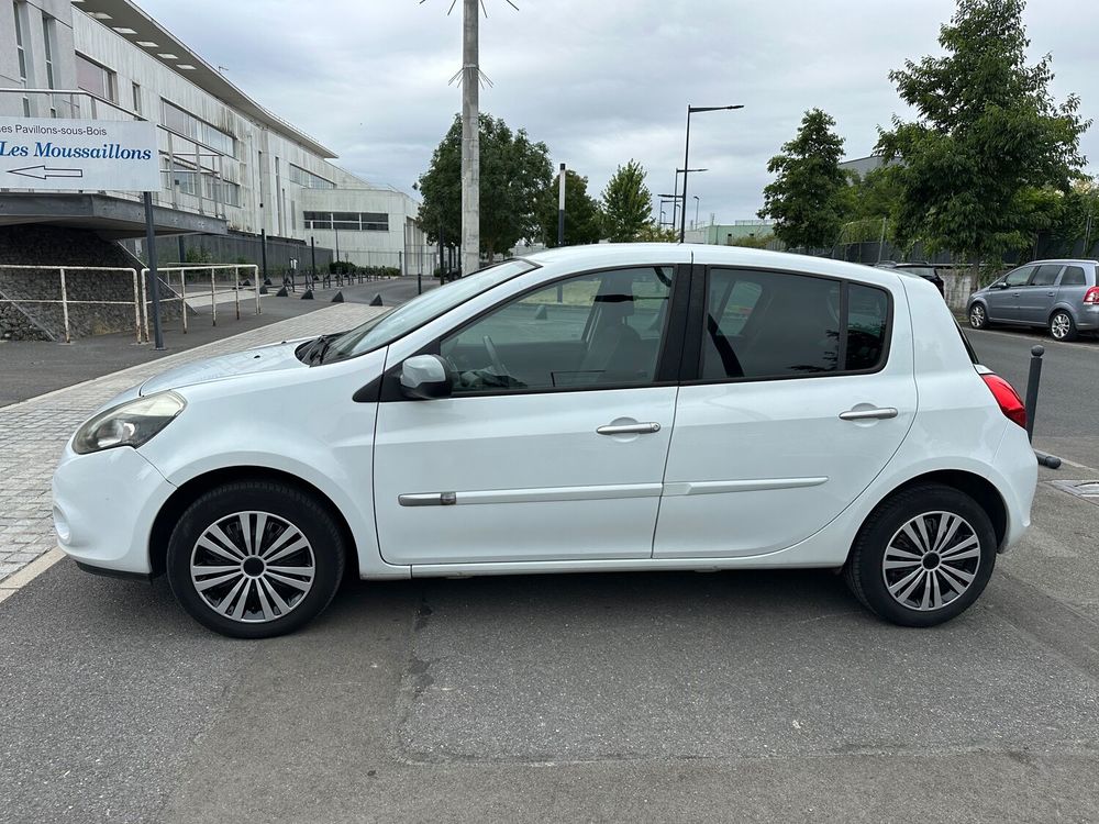 Clio III dCi 85 eco2 Dynamique TomTom BVR 2010 occasion 93250 Villemomble