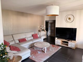  Appartement à louer 5 pièces 117 m²