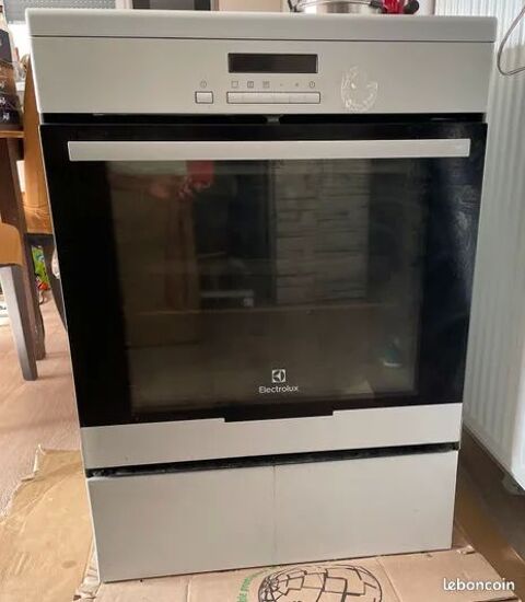 Cuisiniere induction 3 foyers : EKI6771AOW ELECTROLUX 300 Maurepas (78)