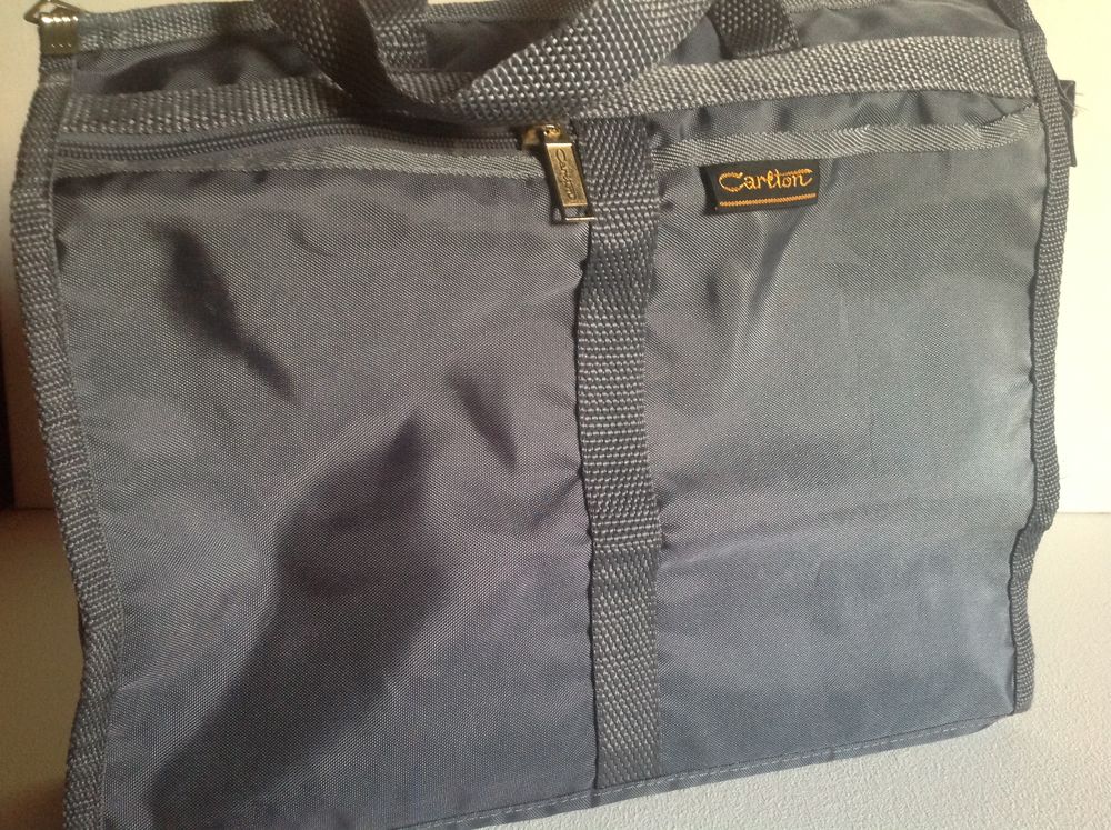 SAC CARLTON EN TOILE ROBUSTE Envoi Possible
Maroquinerie