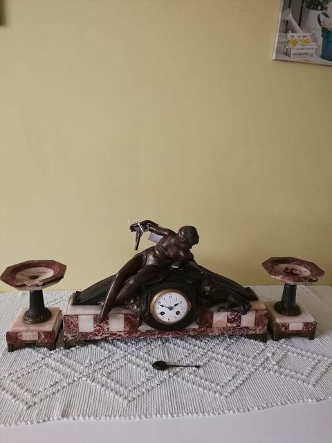 D�coration parure de chaumine. 
Mati�re en r�sine . Rosny-sous-Bois (93)