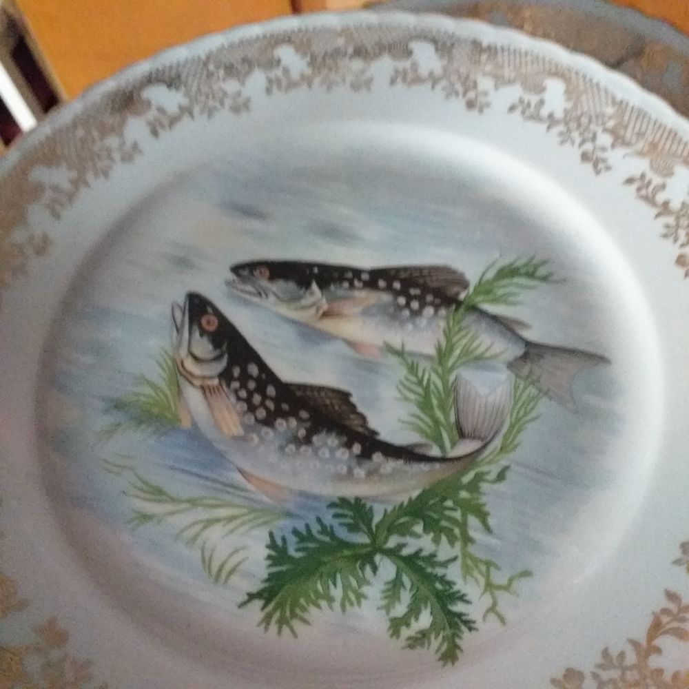  Service de table &agrave; poissons.
Décoration