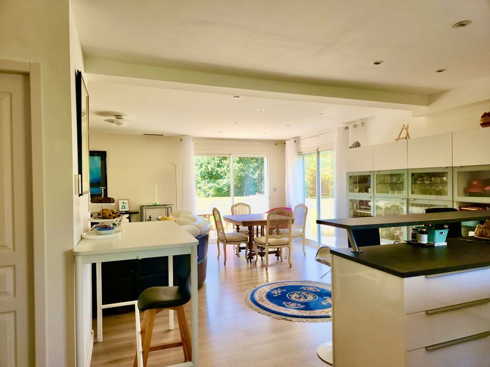 Vente Villa Maison récente en bordure du village avec jardin et  vues Montmirat